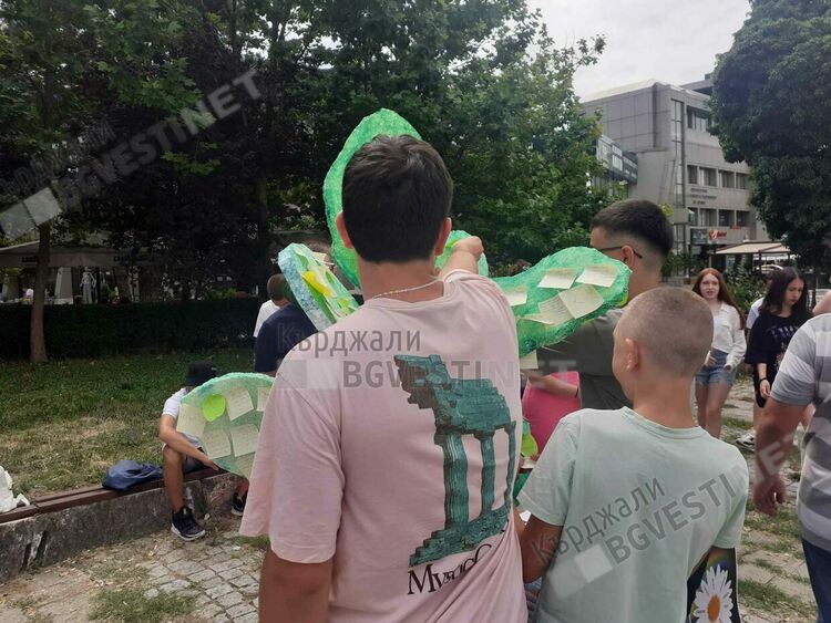 Ученици отправиха послания насочени към борбата с наркотичните вещества 