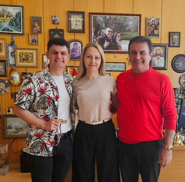 Сейрула от „Славейков“ отново в националния отбор по английски, заминава на обучителен журналистически лагер