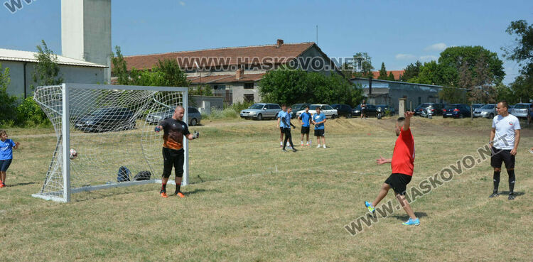 15 отбора участваха в благотворителен турнир в подкрепа на Никол