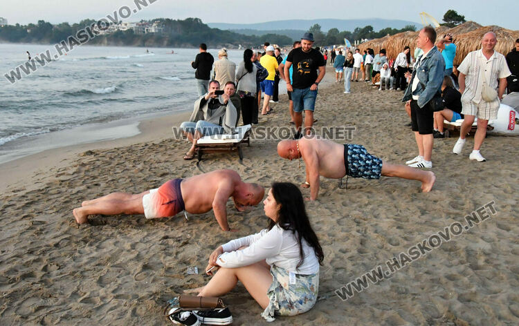 Млади и възрастни посрещнаха Джулай морнинг