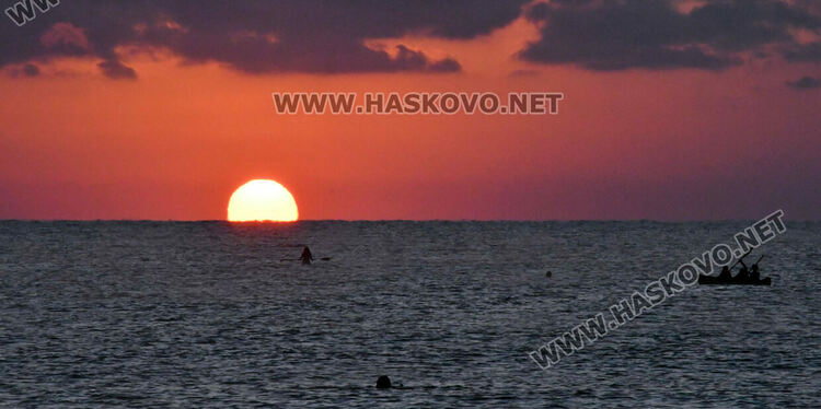 Млади и възрастни посрещнаха Джулай морнинг