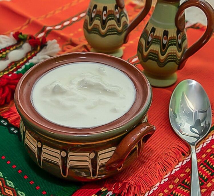 В трънското село Студен извор се състоя традиционният празник на киселото мляко