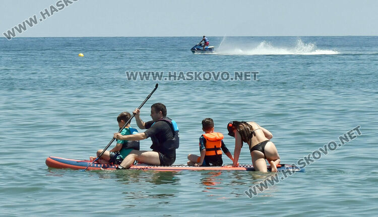 Млади и възрастни посрещнаха Джулай морнинг