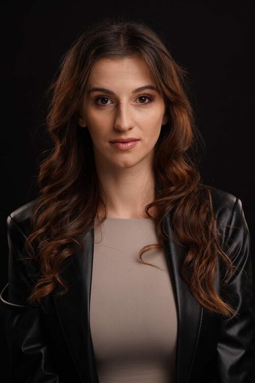 Деляна Ивелинова