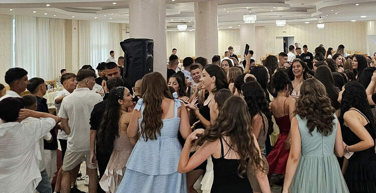 След „малките матури” се заредиха и „малките” балове в Кърджали