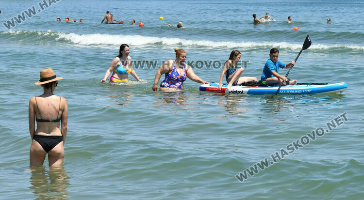 Млади и възрастни посрещнаха Джулай морнинг