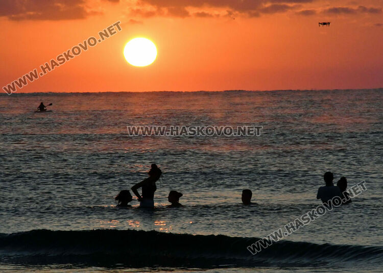 Млади и възрастни посрещнаха Джулай морнинг