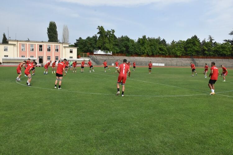 „Саяна Хасково“  започна подготовка, Влади Узунов отново на Ямача