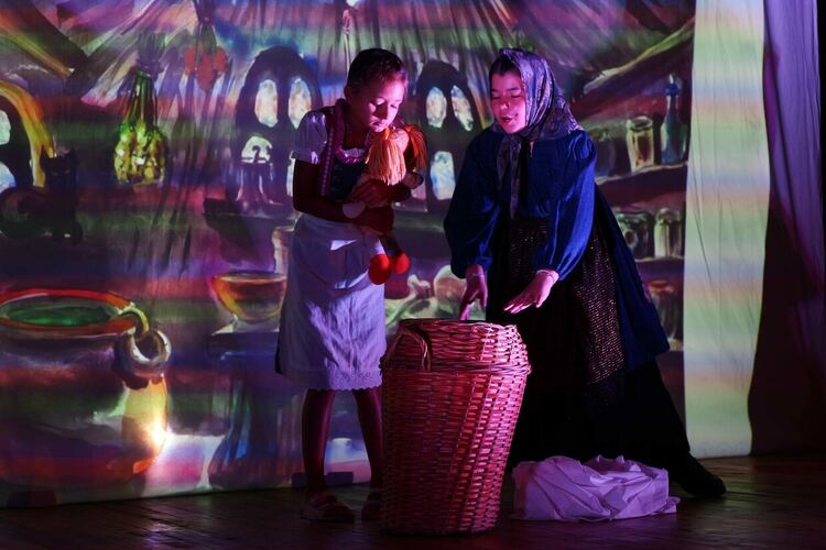 Млади театрали се завърнаха с награди от "Сцена край морето"