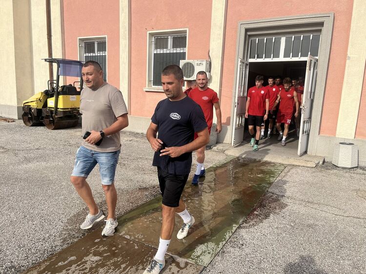 „Саяна Хасково“  започна подготовка, Влади Узунов отново на Ямача