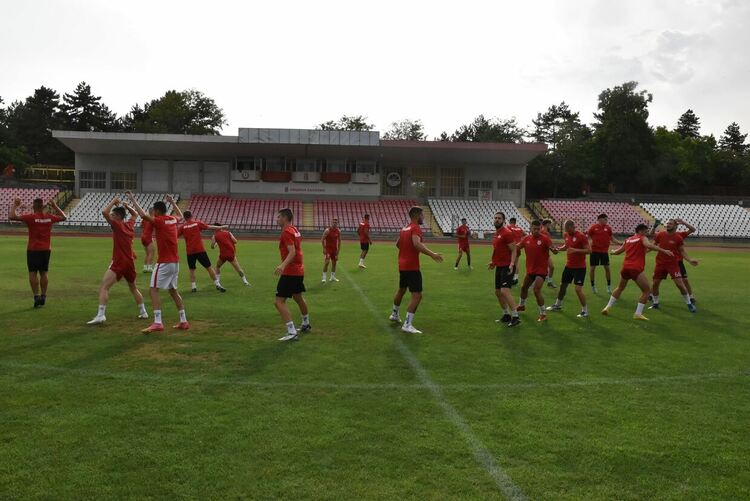 „Саяна Хасково“  започна подготовка, Влади Узунов отново на Ямача