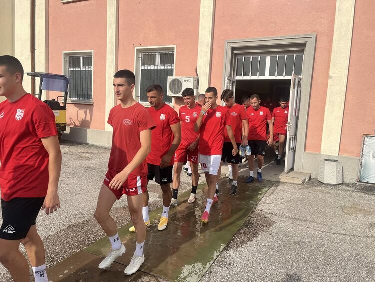 „Саяна Хасково“  започна подготовка, Влади Узунов отново на Ямача