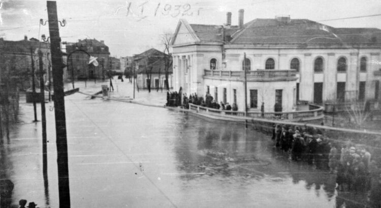Голямото наводнение през 1932 г. Снимка Архив РИМ Хасково