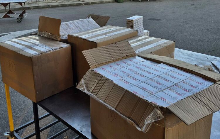 Откриха над 114 000 контрабандни лекарства в товарен автомобил