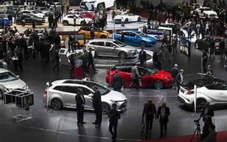 На пазара на електромобили конкуренцията е люта - особено след като има признаци на „охлаждане“ на интереса към този вид МПС-та.