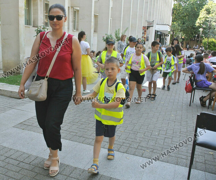 С игри и забавления започна „Лято в библиотеката“ в Хасково