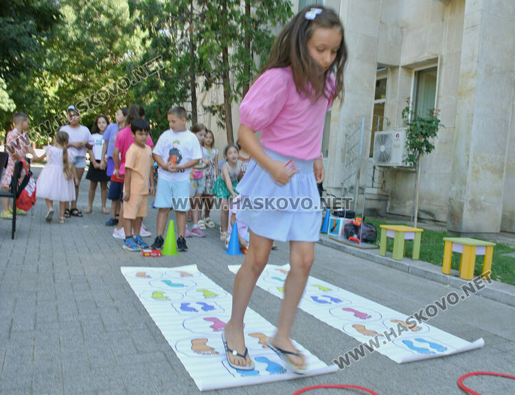 С игри и забавления започна „Лято в библиотеката“ в Хасково