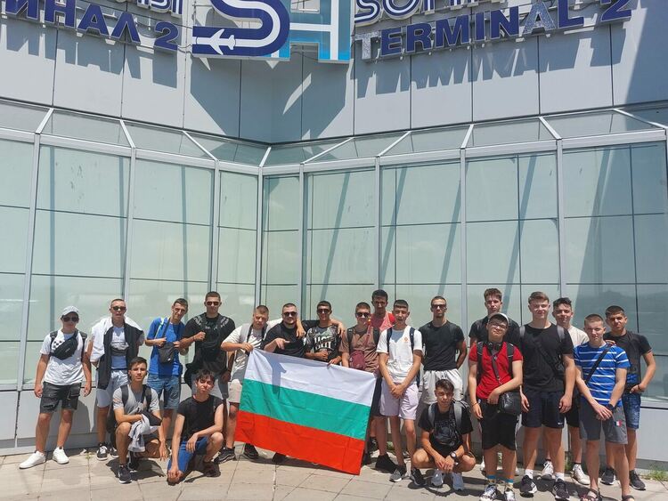 Аплодисменти! Възпитаници на Гимназията по техника и технологии заминават на стаж в Испания