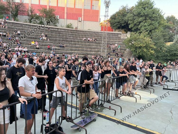 Керана и Космонавтите- гвоздеят на Хасково Рок Фест