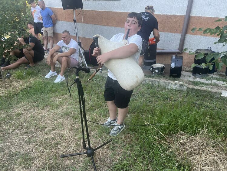 Шампионският отбор на „Димитровград“ с демонстрация по народни борби