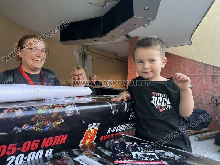 Керана и Космонавтите- гвоздеят на Хасково Рок Фест