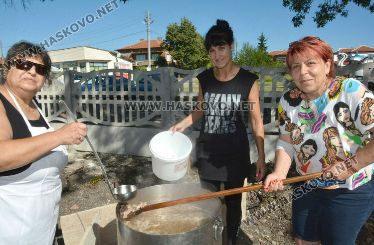 Църквата „Света Неделя”  отбеляза 100 години с ремонт и курбан