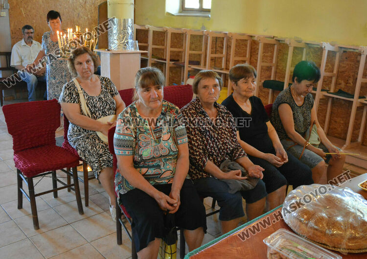 Църквата „Света Неделя”  отбеляза 100 години с ремонт и курбан