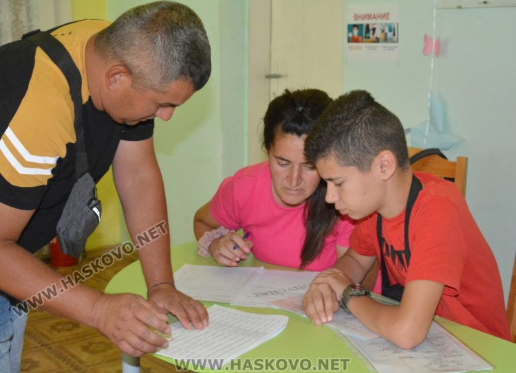 Започна кандидатстването за гимназиите и средните училища