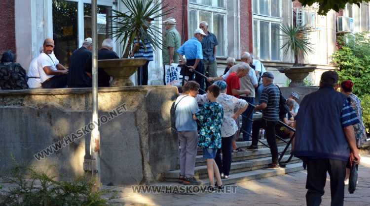 Изплащат актуализираните пенсии в пощите до 22 юли