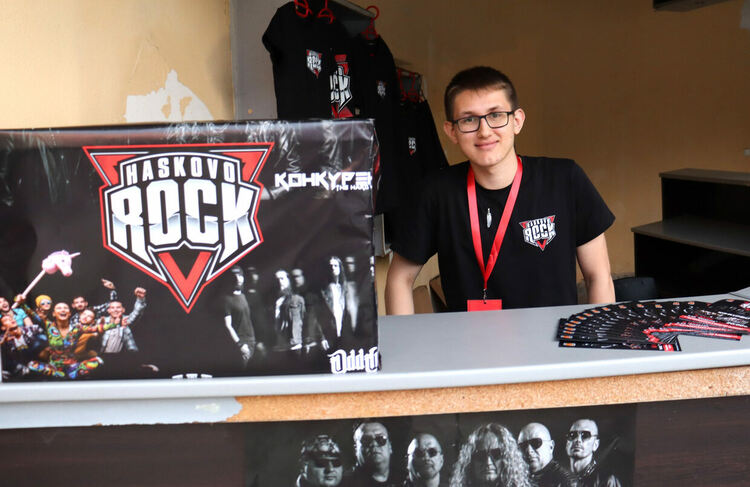 Публиката на "Хасково рок 2024" събра 5325 лева в подкрепа на три болни деца