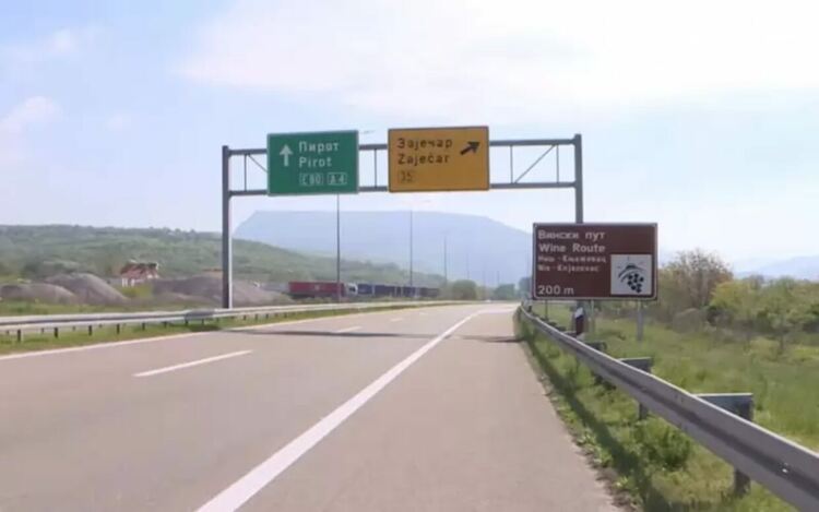 Пътуването по магистралите в съседна Сърбия вече е по-скъпо