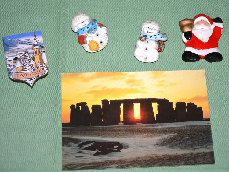 Нестанадртна изложба от картички и магнитчета откриха в читалище "Тракия-2008" 