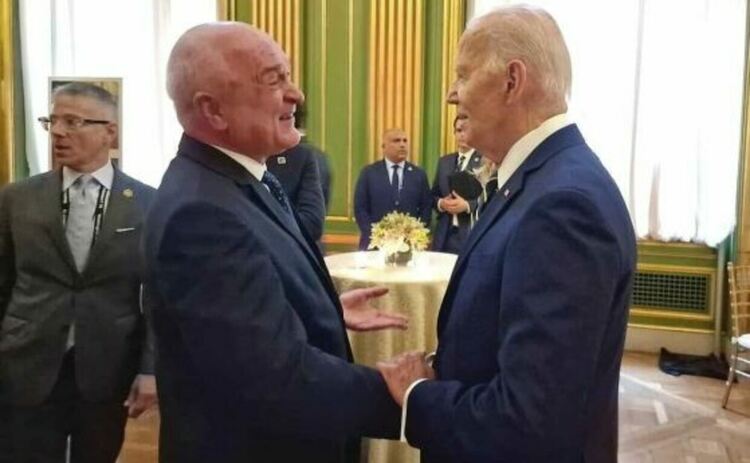 Димитър Главчев (ляво) и Джо Байдън се срещат във Вашингтон.