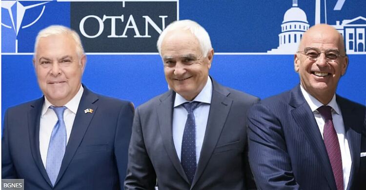 Министрите на отбраната на трите държави