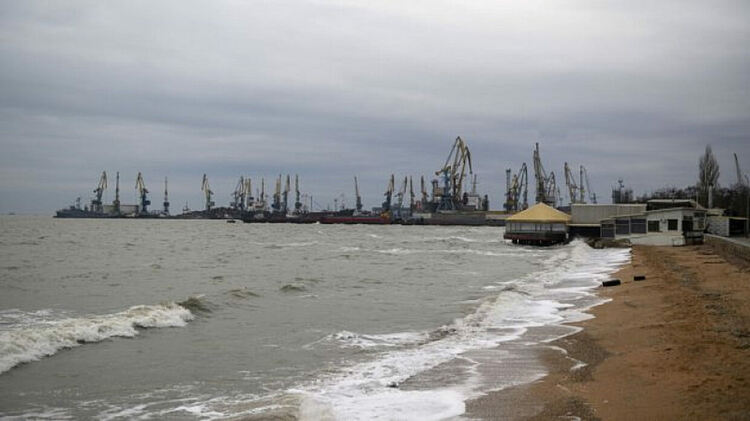 Украйна с морска блокада на Крим в Черно море: Руският флот е обезсилен