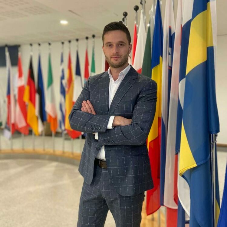 Изключиха смолянските депутати на ДПС от парламентарната група 