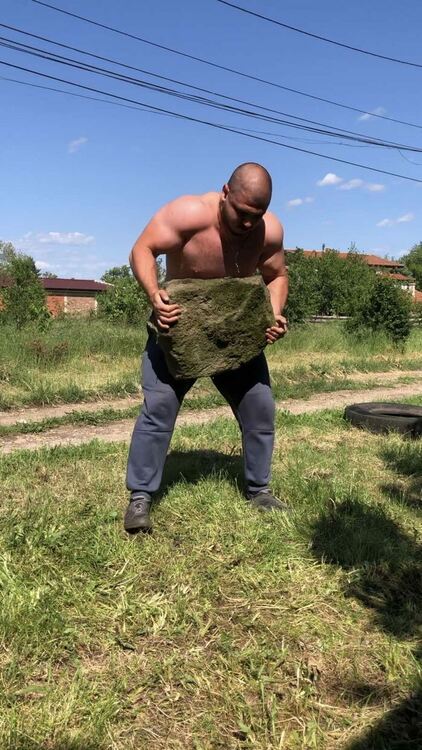 Иван Георгиев ще се бори за златото на втора поредна световна Универсиада по силов трибой