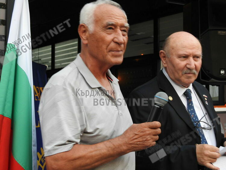 Ротарианци от Кърджали и Бурса дариха мобилен мамограф в общ проект за здравето на жените в областта