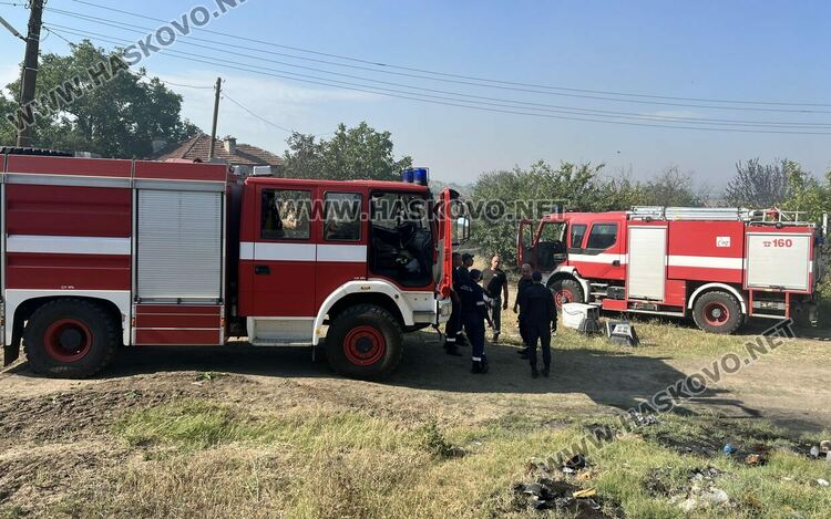 Ситуацията с пожарите в Хасковска област остава критична 