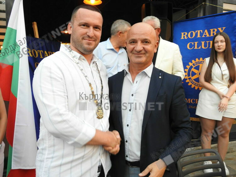 Ротарианци от Кърджали и Бурса дариха мобилен мамограф в общ проект за здравето на жените в областта