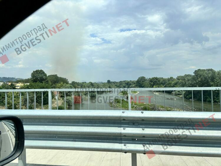 Пожар в Димитровград, навлиза в индустриална зона - обновява се