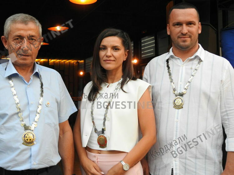 Ротарианци от Кърджали и Бурса дариха мобилен мамограф в общ проект за здравето на жените в областта