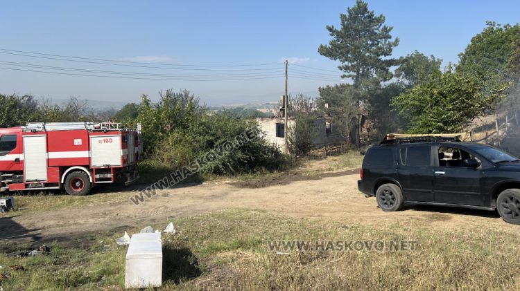 Ситуацията с пожарите в Хасковска област остава критична 