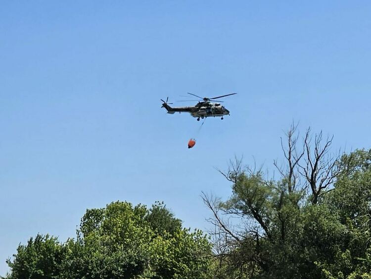Два хеликоптера се включиха в борбата с бедствието в Свиленградско