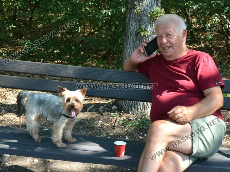 Масово търсят спасение от жегите в парк "Кенана"