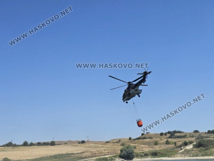 Два хеликоптера се включиха в борбата с бедствието в Свиленградско