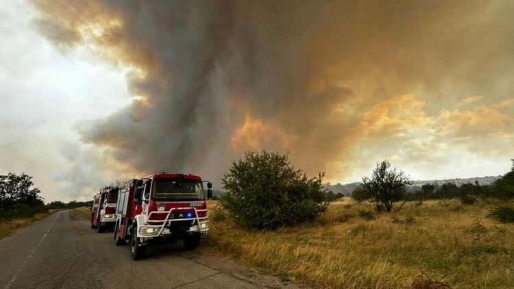 Евакуираха хора и в Свиленградско, стихията изпепели Равна гора
