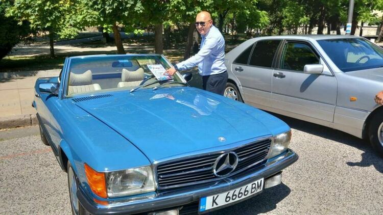 Ерол Мюмюн откри ретро автопарада в Дните на приятелството