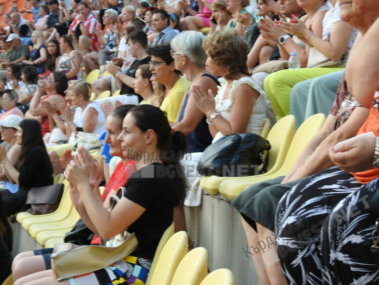   Инж.Кяшиф Кяшиф подари на кърджалийци голям концерт на звездата Силвия Кацарова