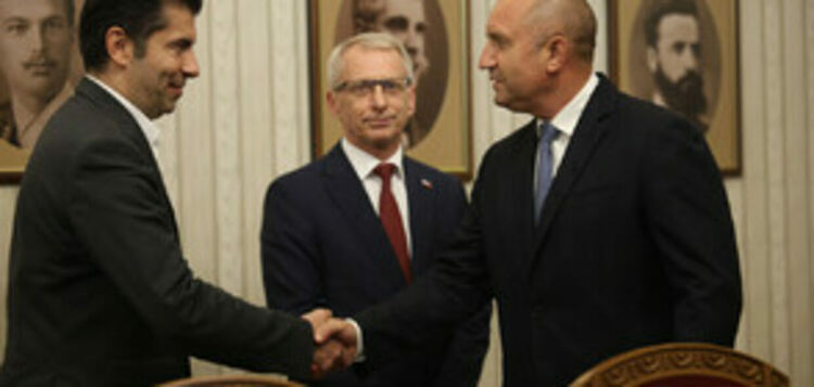 ПП-ДБ при Радев: Предлагаме нестандартно решение за излизане от политическата криза